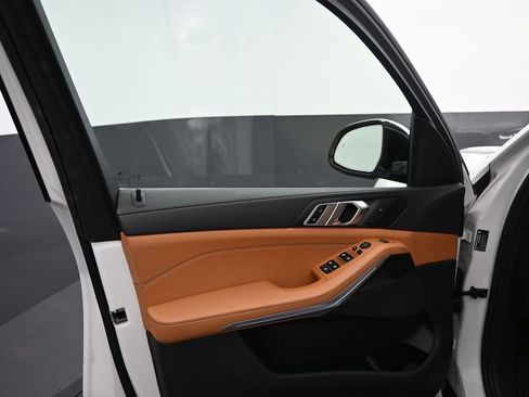 Certified 2022 BMW X5 sDrive40i w/ Premium Package image 10