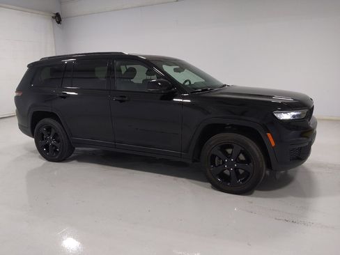 Used 2023 Jeep Grand Cherokee L Laredo AWD/4WD image 11