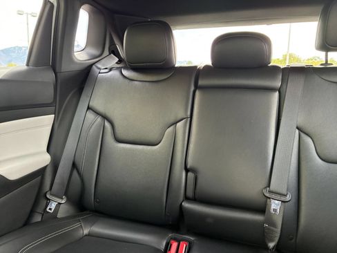 Used 2025 Jeep Compass Limited AWD/4WD image 40