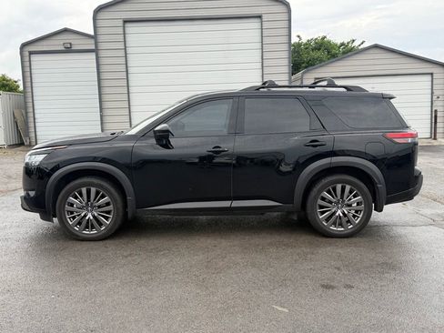 Used 2024 Nissan Pathfinder SL w/ SL Premium Package FWD image 8