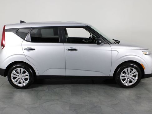 Used 2020 Kia Soul LX image 13