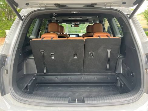 Used 2025 Kia Telluride AWD image 23