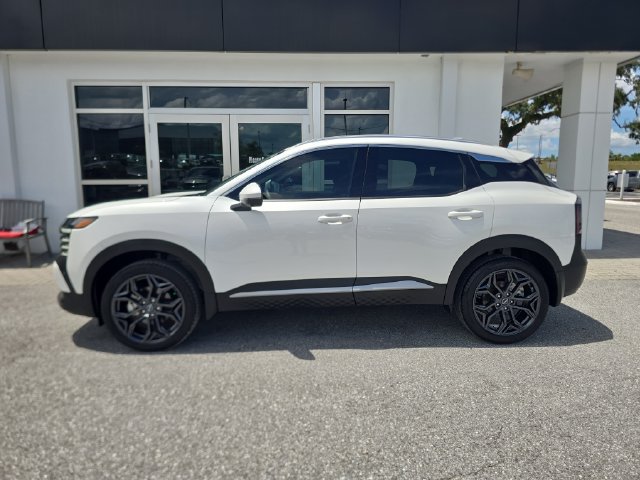 Used 2025 Nissan Kicks SR FWD image 4