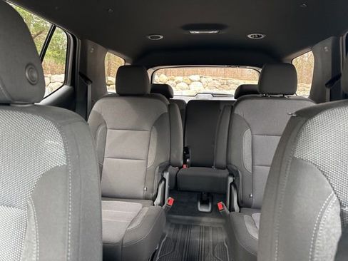 Used 2023 Chevrolet Traverse LT FWD image 33