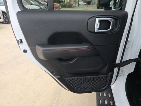 Used 2023 Jeep Gladiator Rubicon w/ LED Lighting Group AWD/4WD image 14