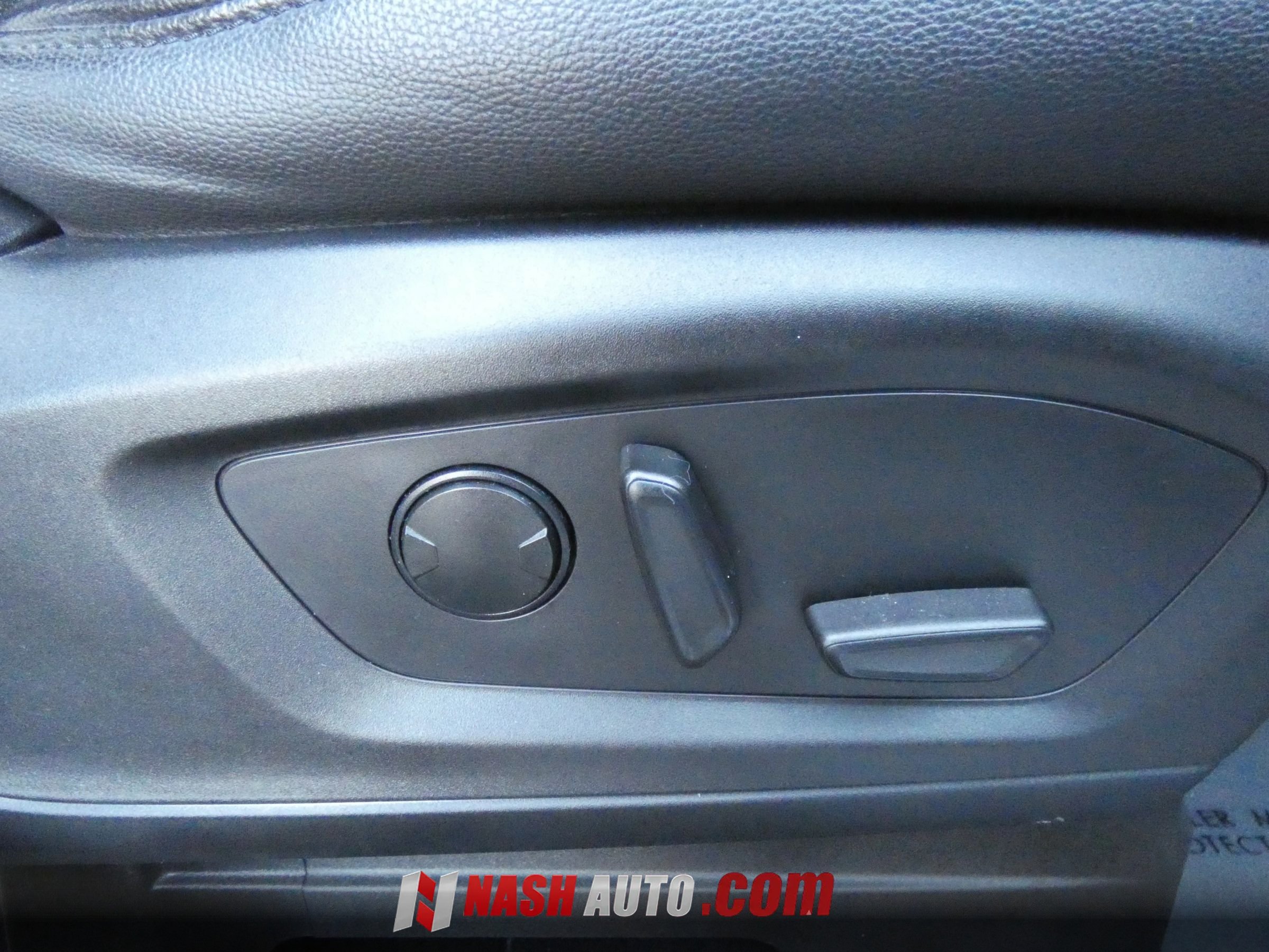 Used 2021 Ford Explorer Limited AWD/4WD image 30