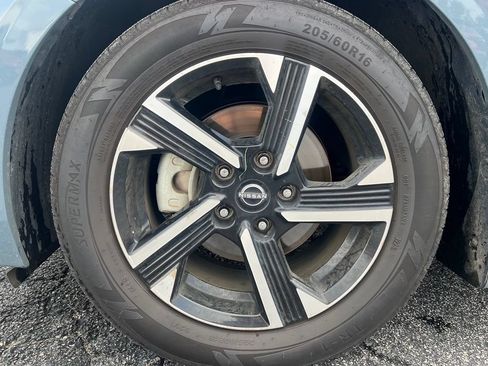 Used 2025 Nissan Sentra SV FWD image 18