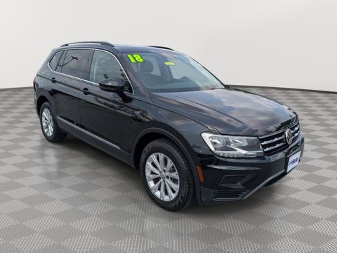 Used 2018 Volkswagen Tiguan SE w/ Panoramic Sunroof Package AWD/4WD image 7