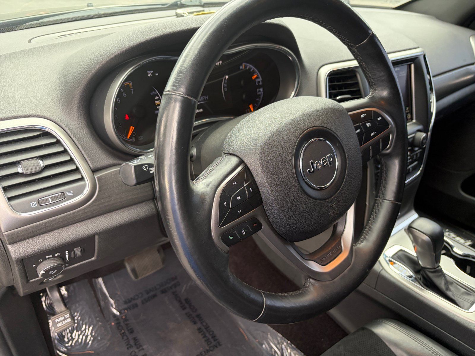 Used 2018 Jeep Grand Cherokee Altitude RWD image 10