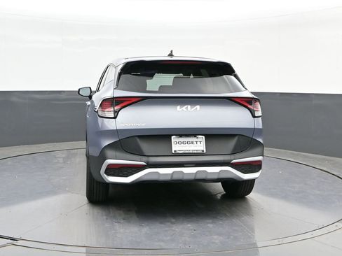 Used 2025 Kia Sportage LX image 8