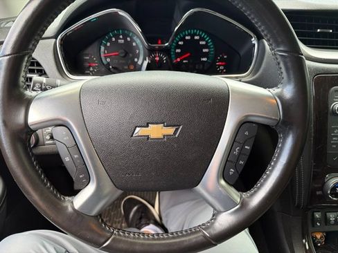 Used 2016 Chevrolet Traverse LT FWD image 12