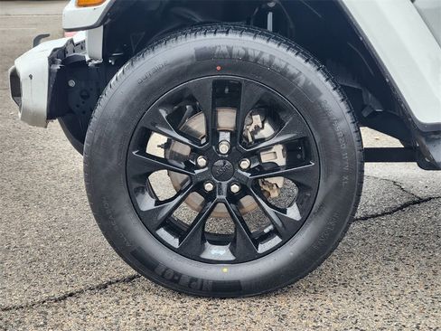 Used 2022 Jeep Gladiator Overland image 7