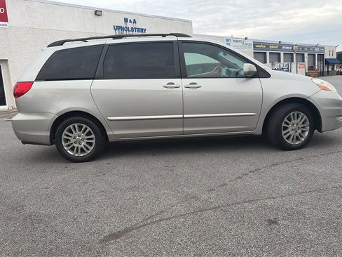 Used 2007 Toyota Sienna XLE Limited image 11