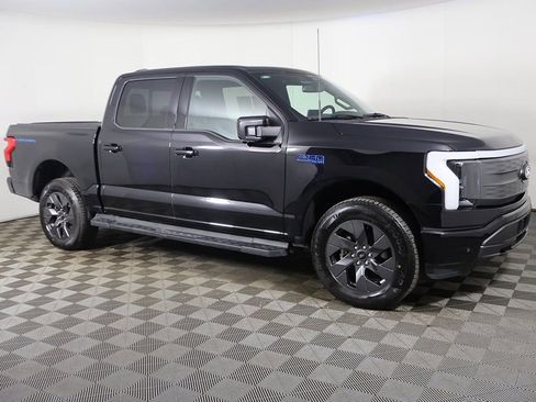 Used 2025 Ford F150 Lightning Lariat image 21