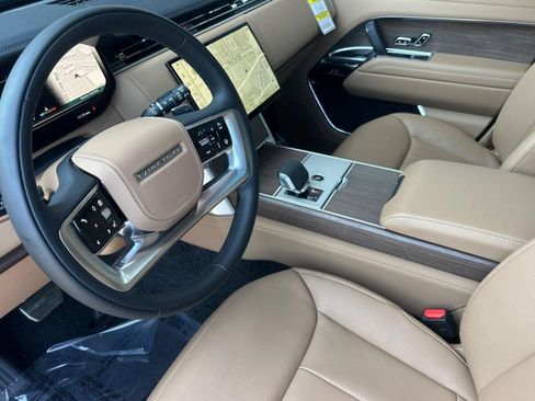 New 2026 Land Rover Range Rover Long Wheelbase SE AWD/4WD image 4