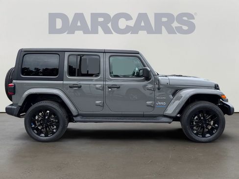 Used 2023 Jeep Wrangler Unlimited Sahara w/ Cold Weather Group AWD/4WD image 8