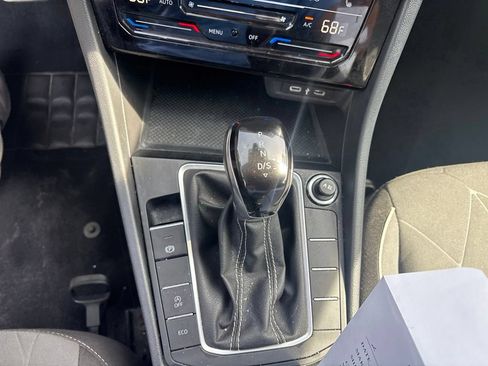 Used 2025 Volkswagen Jetta Sport FWD image 5