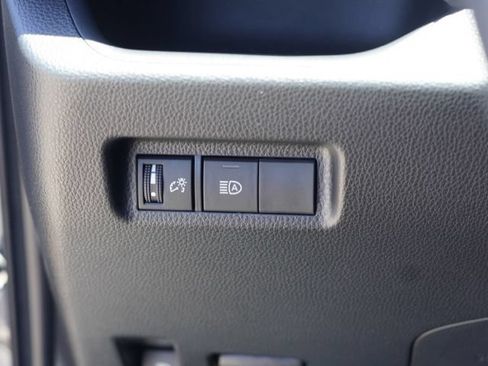 Used 2025 Toyota RAV4 LE AWD/4WD image 20