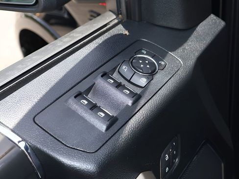 Used 2018 Ford F150 Lariat w/ Equipment Group 502A Luxury RWD image 10
