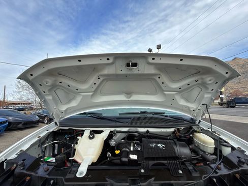 Used 2017 GMC Savana 2500 image 3