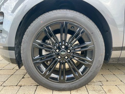 Certified 2025 Land Rover Range Rover Evoque Dynamic SE AWD/4WD image 9