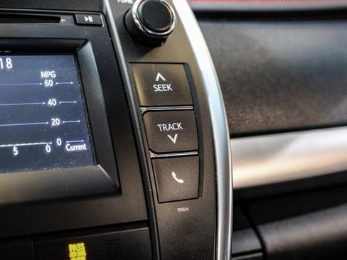 Used 2017 Toyota Camry SE FWD image 35
