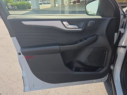 Used 2025 Ford Escape Platinum AWD/4WD image 20