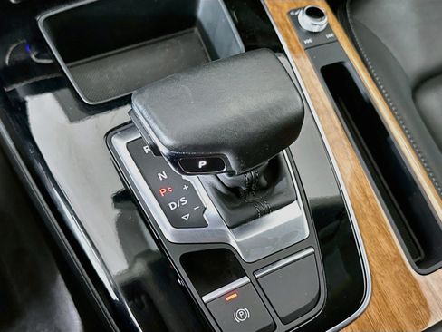 Used 2023 Audi Q5 2.0T Premium w/ Convenience Package AWD/4WD image 24