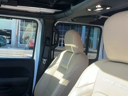 Used 2019 Jeep Wrangler Unlimited Rubicon AWD/4WD image 15