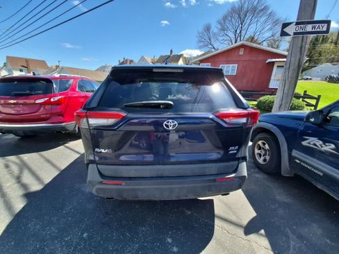 Used 2019 Toyota RAV4 XLE Premium w/ Cold Weather Package image 6
