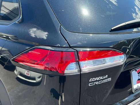 Certified 2024 Toyota Corolla Cross LE w/ Moonroof Package image 11