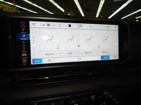 Used 2024 Jeep Wrangler Unlimited Sahara w/ Technology Group image 34