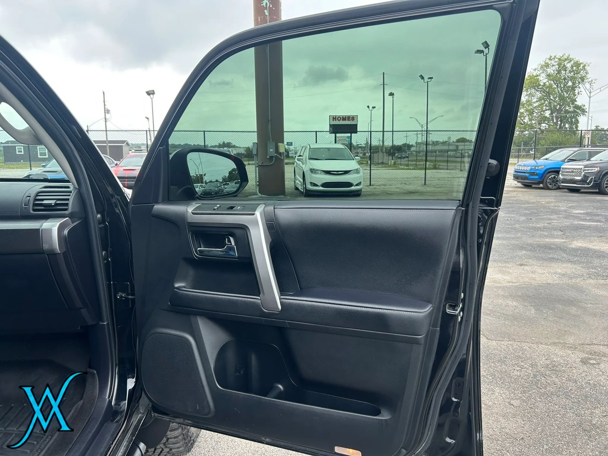 Used 2021 Toyota 4Runner SR5 Premium w/ Moonroof Package AWD/4WD image 25