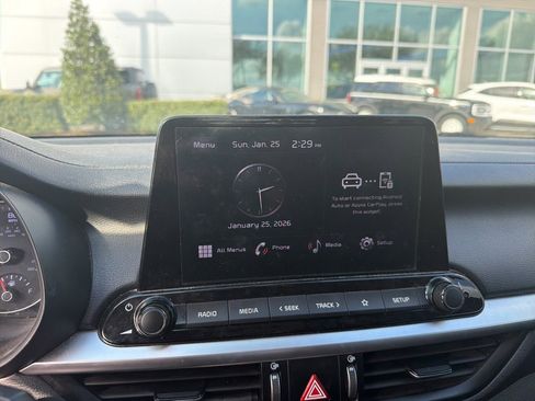 Used 2022 Kia Forte LXS w/ LXS Technology Package image 5