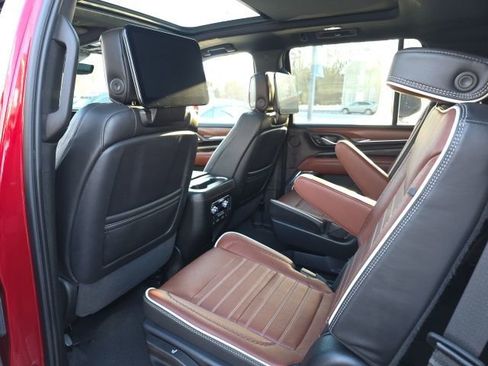 Used 2023 GMC Yukon Denali Ultimate image 4