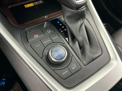 Used 2025 Toyota RAV4 Limited AWD/4WD image 35