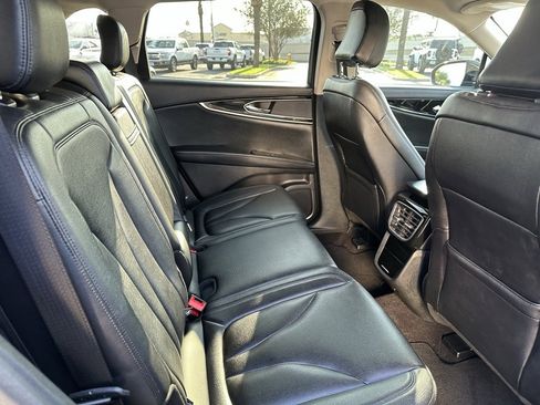 Used 2021 Lincoln Nautilus FWD image 20