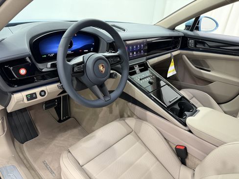 New 2026 Porsche Panamera 4 image 4