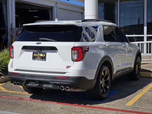 Certified 2022 Ford Explorer ST w/ Equipment Group 401A image 3