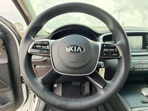 Used 2020 Kia Sorento AWD V6 image 14