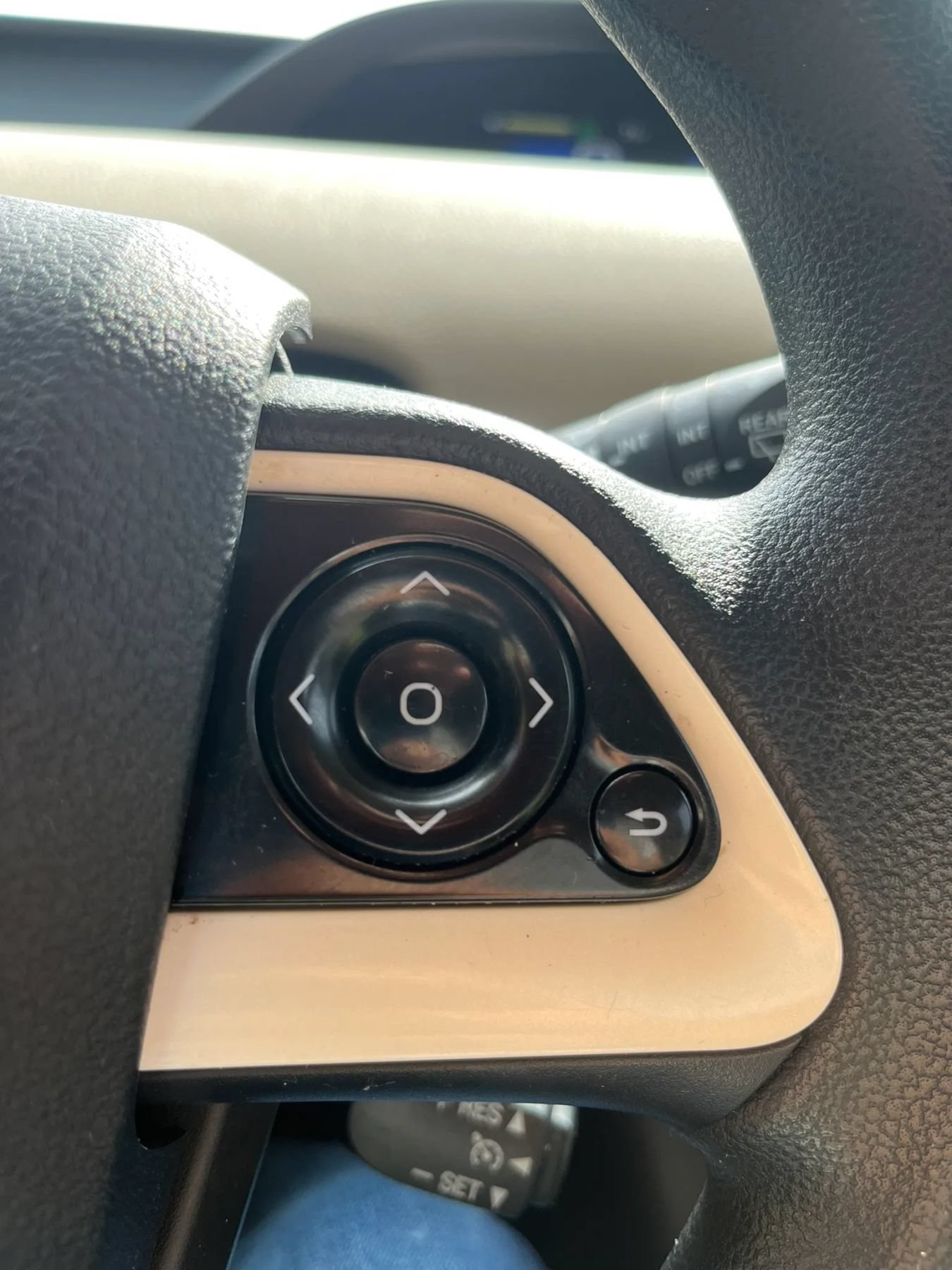 Used 2016 Toyota Prius Two FWD image 18