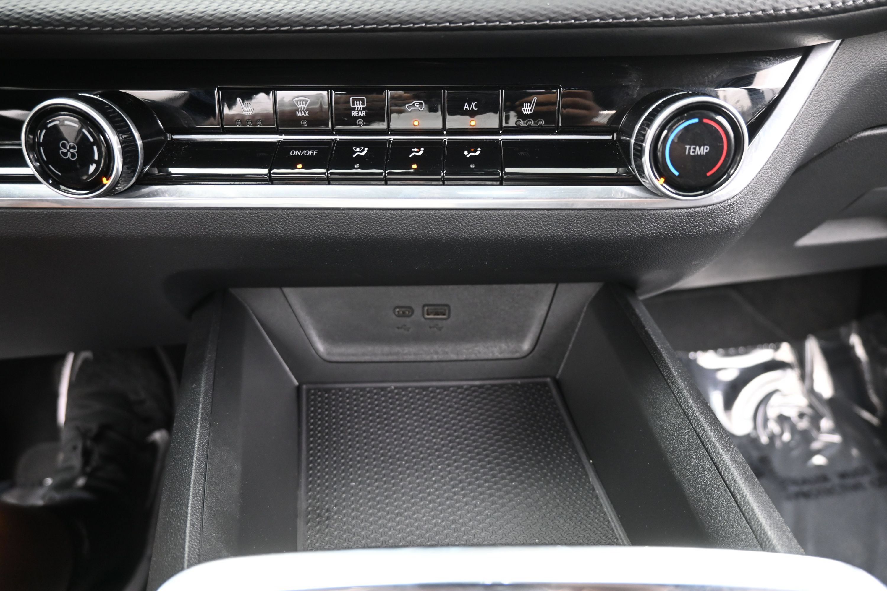 Used 2026 Chevrolet Equinox LT FWD image 24