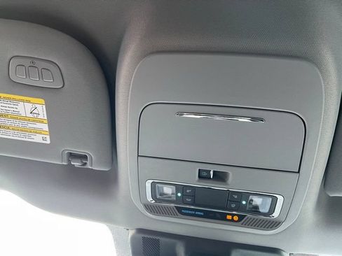 New 2026 Ford F250 Lariat w/ Lariat Premium Package AWD/4WD image 25