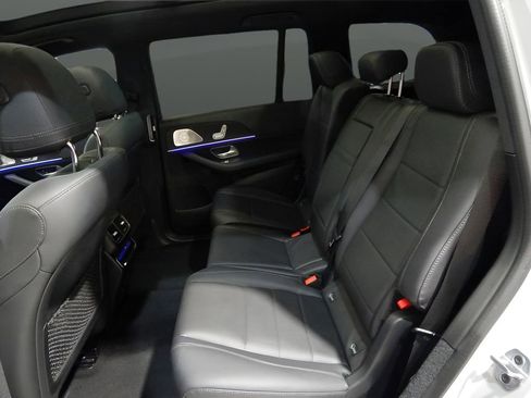 Used 2024 Mercedes-Benz GLS 450 4MATIC image 37