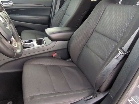 Used 2020 Jeep Grand Cherokee Laredo w/ Security & Convenience Group image 16