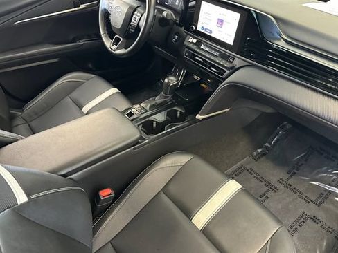 Used 2025 Toyota Camry SE FWD image 19