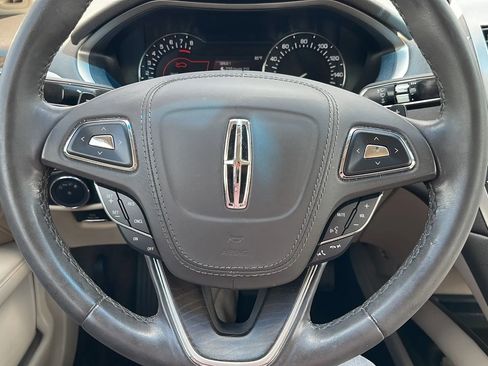 Used 2018 Lincoln MKZ Reserve FWD image 11