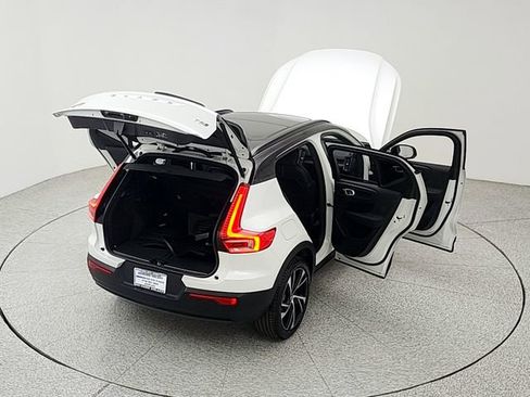 Used 2021 Volvo XC40 T5 R-Design AWD/4WD image 41