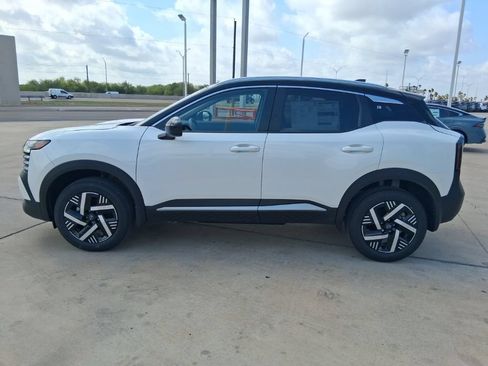 New 2026 Nissan Kicks SV w/ SV Premium Package FWD image 4