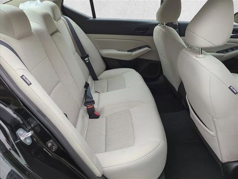 Used 2024 Nissan Altima 2.5 SV AWD/4WD image 23